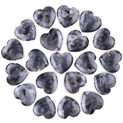0.8 นิ้ว ดํา Labradorite หัวใจทรงทรงหินเยียวยาสําหรับการทําเครื่องประดับ