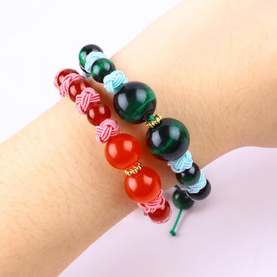ตาเสือสีเขียว 8 มม และสีแดง ชาลซิโดนี ปรับสายผสม การรักษาสมดุล สร้อยข้อมือ