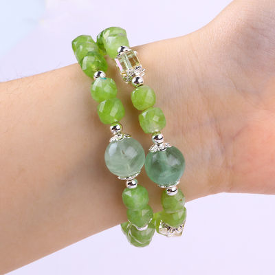 สี่เหลี่ยม Multifaced Bead Peridot Bangle สร้อยข้อมือคริสตัลแท้
