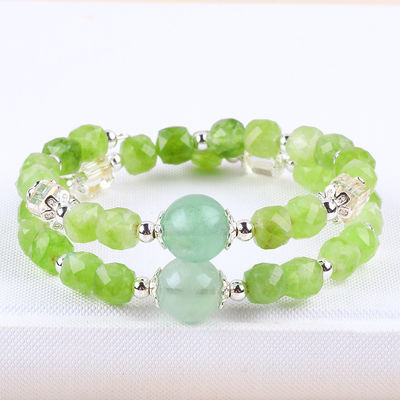 สี่เหลี่ยม Multifaced Bead Peridot Bangle สร้อยข้อมือคริสตัลแท้
