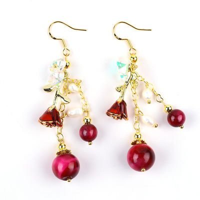 10MM 8MM สีชมพู สีแดง ตาเสือ คริสตัลและเพชรสีขาว ด้วยดอกไม้ชมพู Dangle หูหูยาวสําหรับงานเลี้ยงและสวมทุกวัน