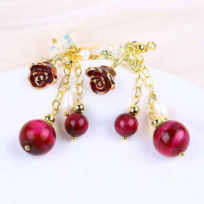 10MM 8MM สีชมพู สีแดง ตาเสือ คริสตัลและเพชรสีขาว ด้วยดอกไม้ชมพู Dangle หูหูยาวสําหรับงานเลี้ยงและสวมทุกวัน
