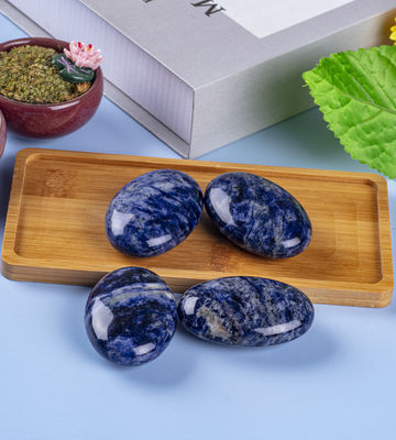 หินปาล์ม Sodalite สวยธรรมชาติ Sodalite Pocket Gemstone Sodalite หินกังวลสําหรับการบรรเทาความเครียด
