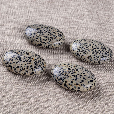หินดัลมาเทียนประดับธรรมชาติ Jasper หินปาล์มทรงโอวาล หินพลังงานคริสตัลดัลมาเทียนทรงโอวาล สําหรับตกแต่งอาคาร