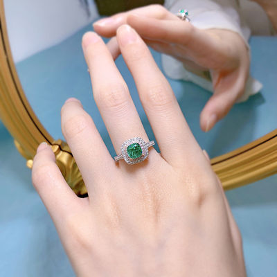 แหวนแต่งงานสีเขียวทรงสี่เหลี่ยมหินแท้ Zircon สําหรับผู้หญิง