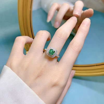 แหวนแต่งงานสีเขียวทรงสี่เหลี่ยมหินแท้ Zircon สําหรับผู้หญิง