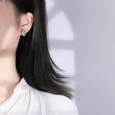 รูปแบบมาร์กวิส งานเฉพาะหูหูหินแท้ Zircon เครื่องประดับสาว