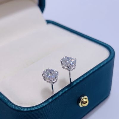 18k ทอง Moissanite เพชรโอวาลหูข้อมือ Studs สําหรับของขวัญ